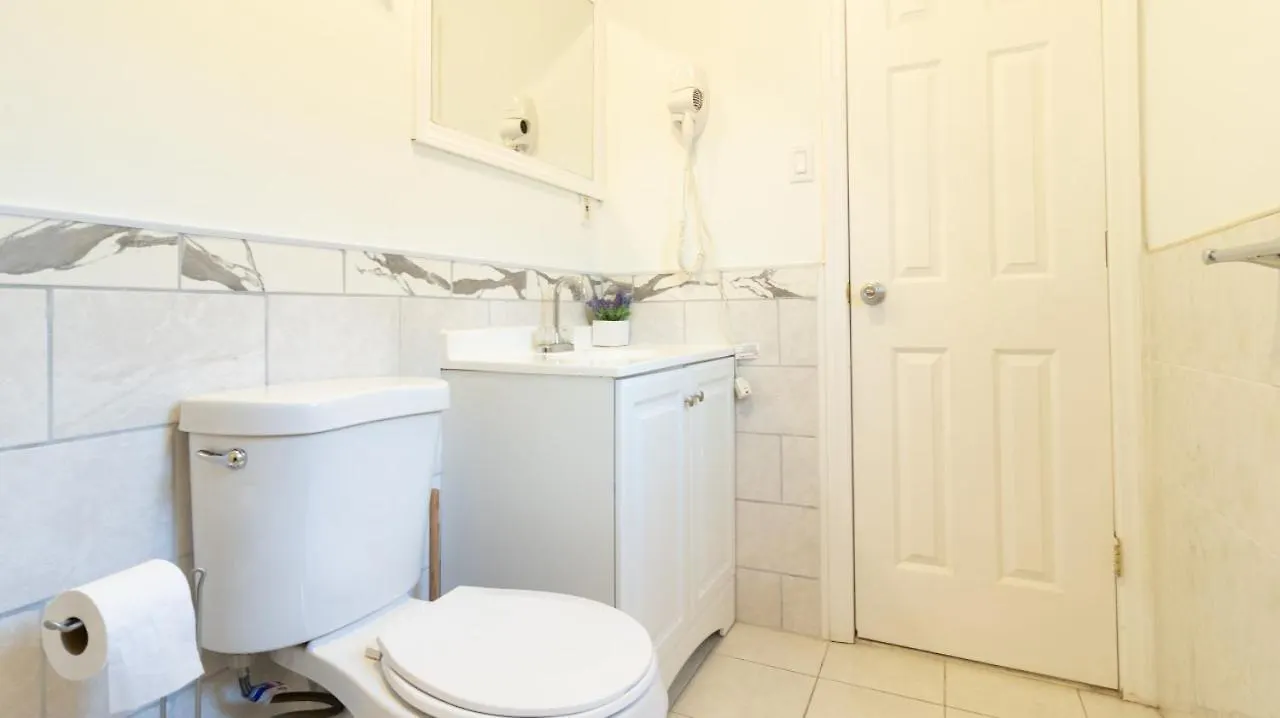Deluxe Twin Size Bed-Red Room On The 1St Fl In Elmhurst Ny 纽约 公寓