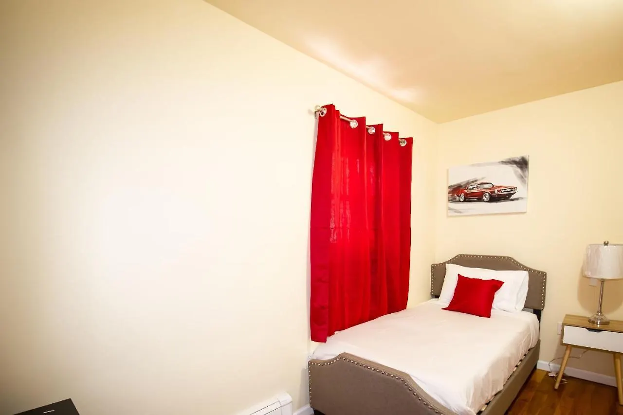 Deluxe Twin Size Bed-Red Room On The 1St Fl In Elmhurst Ny New York United States